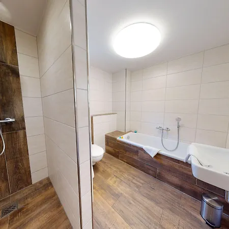 호텔 로텐부르크 호프 2*