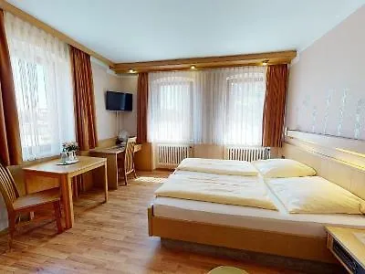 Hotel Rothenburger Hof 2*