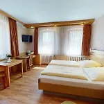 Hotel Rothenburger Hof 2*