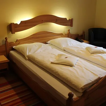 מלון Rothenburger Hof 2*