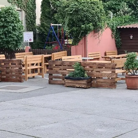 Rothenburger Hof Otel 2*