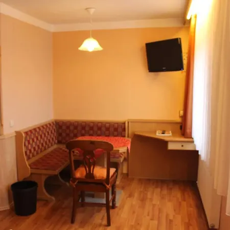 Rothenburger Hof 2* Ρότενμπουργκ (Τάουμπερ)