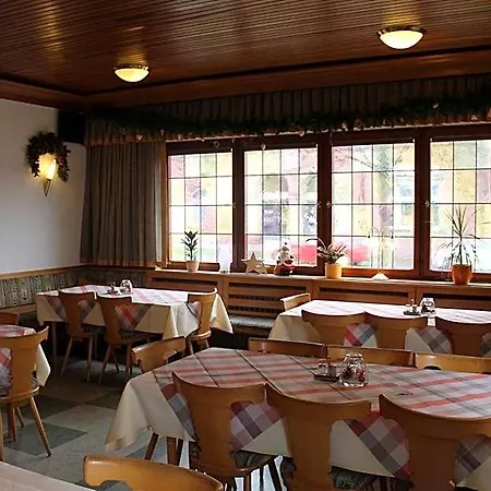 Rothenburger Hof 2*