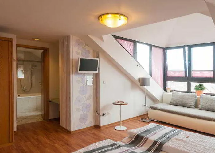 Rothenburger Hof Hotel 2*