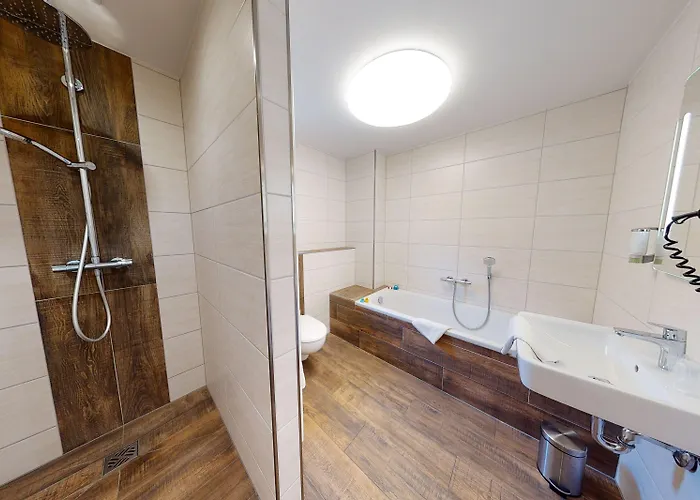 Hotel Rothenburger Hof 2*