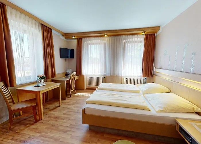 Hotel Rothenburger Hof 2*